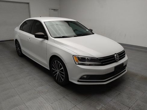 Used 2016 Volkswagen Jetta Sport FWD image 13