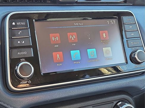 Used 2025 Nissan Versa SV image 28