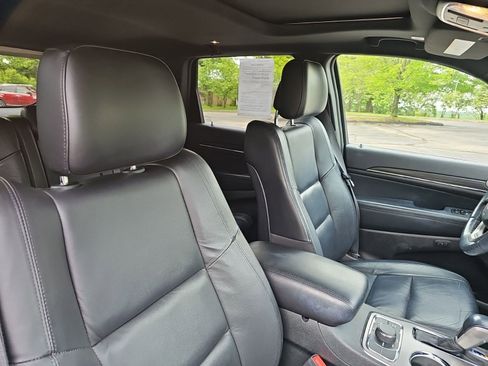 Used 2020 Jeep Grand Cherokee Limited AWD/4WD image 10