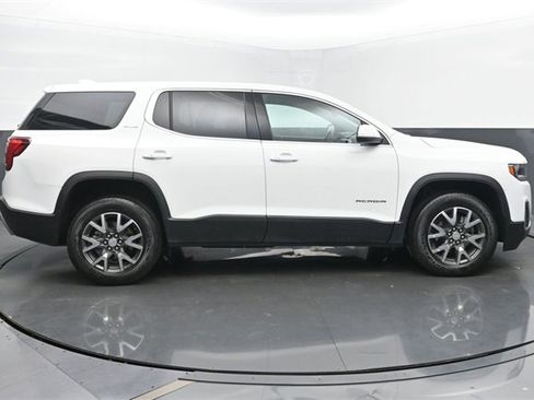 Used 2023 GMC Acadia SLE image 6