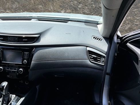 Used 2020 Nissan Rogue S FWD image 14