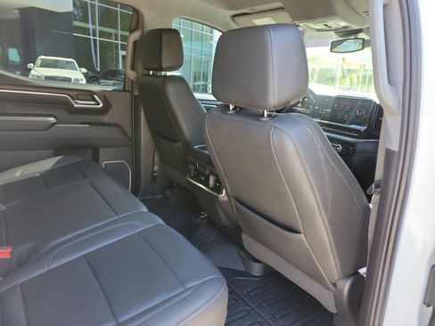Used 2022 GMC Sierra 1500 SLT w/ SLT Premium Plus Package AWD/4WD image 22