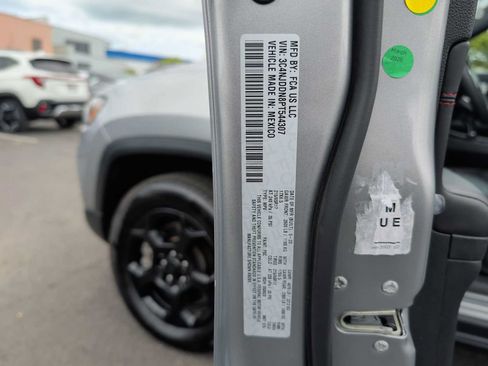Used 2023 Jeep Compass Trailhawk AWD/4WD image 24