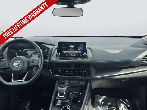 Used 2024 Nissan Rogue S AWD/4WD image 16