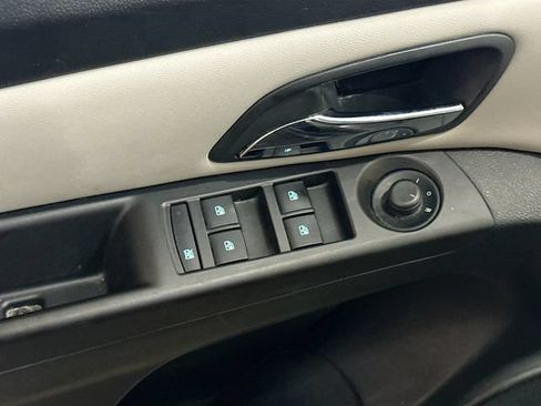 Used 2014 Chevrolet Cruze LS FWD image 14