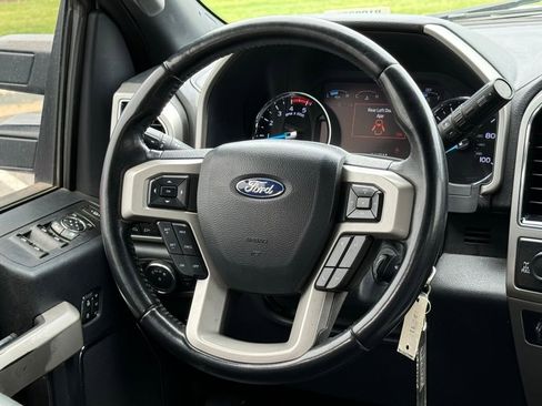 Used 2022 Ford F250 Lariat w/ Lariat Value Package AWD/4WD image 31