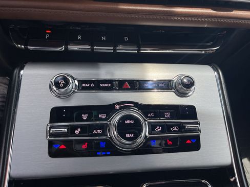 Used 2020 Lincoln Aviator Reserve w/ Equipment Group 202A AWD/4WD image 25