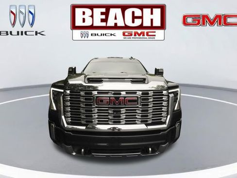 Used 2024 GMC Sierra 2500 Denali w/ Denali Reserve Package AWD/4WD image 8