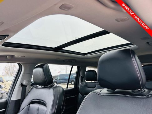 Used 2023 Jeep Grand Cherokee L Limited w/ Black Appearance Package image 4