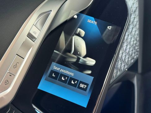 Used 2023 BMW i7 xDrive60 image 37