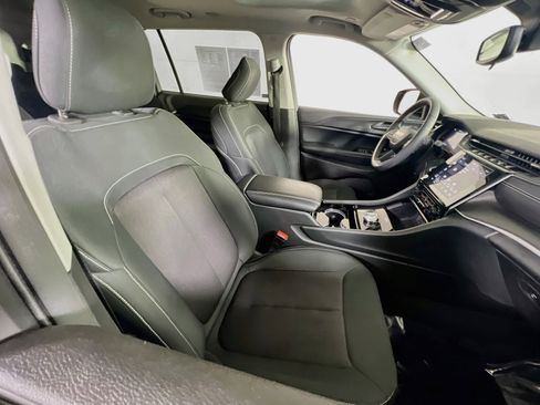 Used 2023 Jeep Grand Cherokee L Laredo w/ Luxury Tech Group I AWD/4WD image 28