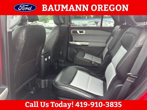 Used 2022 Ford Explorer XLT w/ Equipment Group 202A AWD/4WD image 15