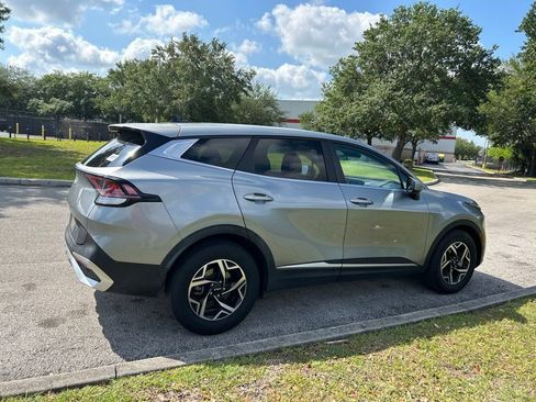 Used 2023 Kia Sportage LX FWD image 5