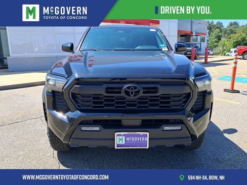 Used 2025 Toyota Tacoma TRD Off-Road AWD/4WD image 8