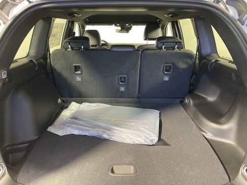 New 2025 Jeep Grand Cherokee Altitude AWD/4WD image 8