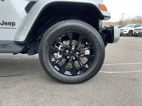 Used 2023 Jeep Wrangler Altitude image 34
