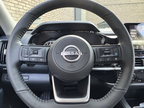 New 2025 Nissan Pathfinder SL image 28