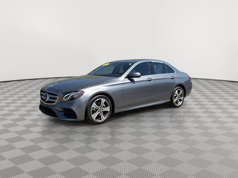 Used 2018 Mercedes-Benz E 300 4MATIC image 5