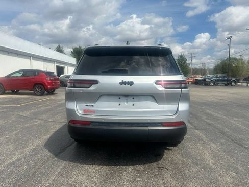 Used 2023 Jeep Grand Cherokee L Laredo AWD/4WD image 6