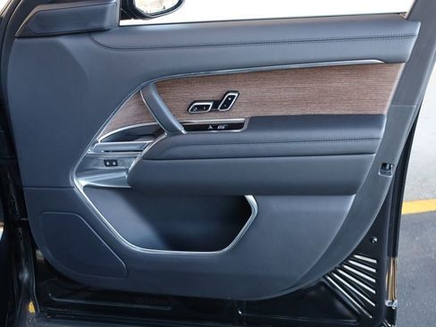 Used 2023 Land Rover Range Rover Autobiography image 24