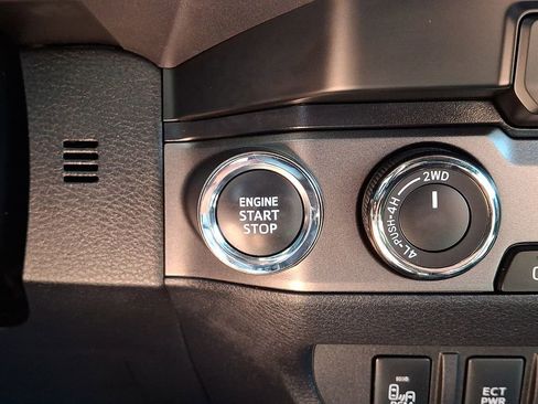 Used 2023 Toyota Tacoma TRD Off-Road w/ Technology Package AWD/4WD image 24