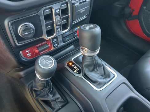 New 2025 Jeep Wrangler Rubicon w/ Steel Bumper Group image 31