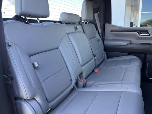 Used 2023 GMC Sierra 1500 SLT image 15