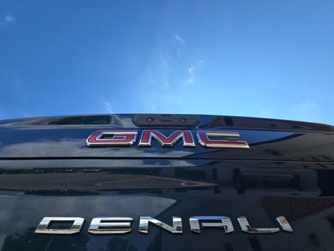 Used 2021 GMC Sierra 2500 Denali w/ Denali Ultimate Package AWD/4WD image 10