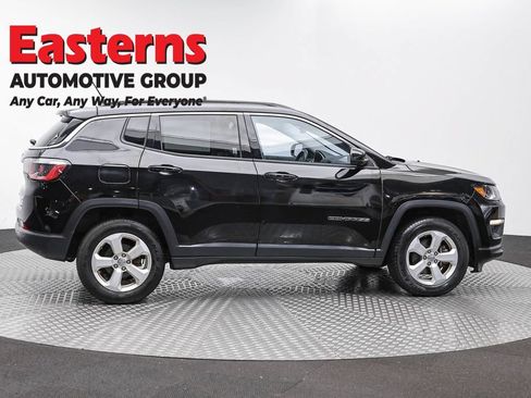 Used 2018 Jeep Compass Latitude w/ Popular Equipment Group AWD/4WD image 4