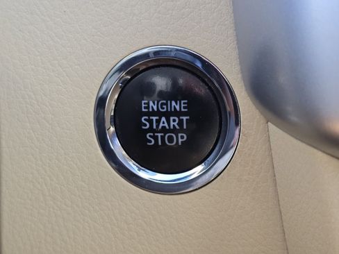 Used 2016 Toyota Highlander Limited image 29