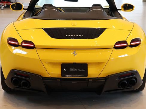 Certified 2025 Ferrari Roma Spider RWD image 63