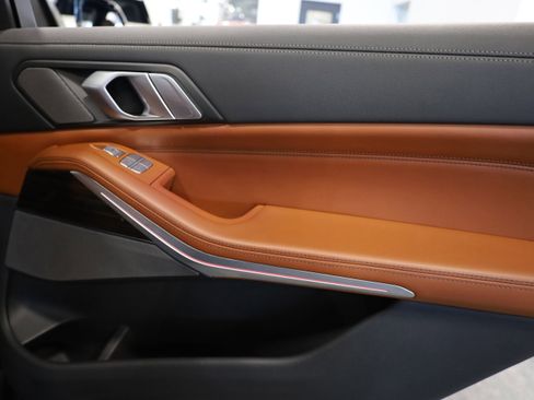 Used 2020 BMW X7 M50i w/ Dynamic Handling Package image 40