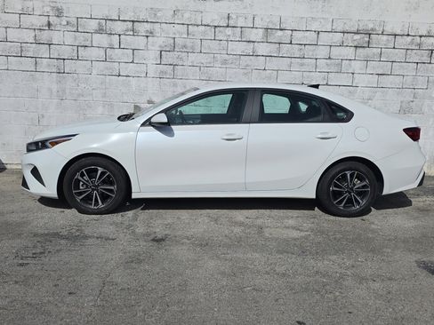 Used 2024 Kia Forte LXS image 2