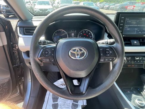 Used 2021 Toyota RAV4 XLE AWD/4WD image 15