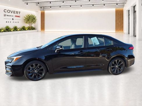 Used 2023 Toyota Corolla SE FWD image 5