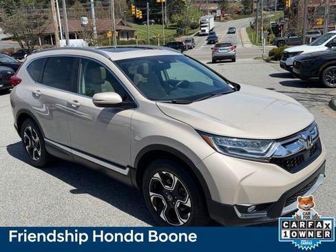 Used 2018 Honda CR-V Touring image 3