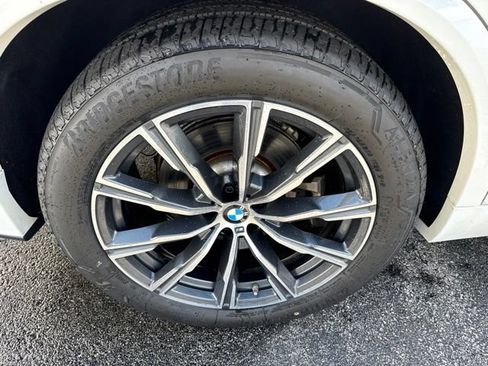 Used 2019 BMW X5 xDrive50i w/ M Sport Package AWD/4WD image 6