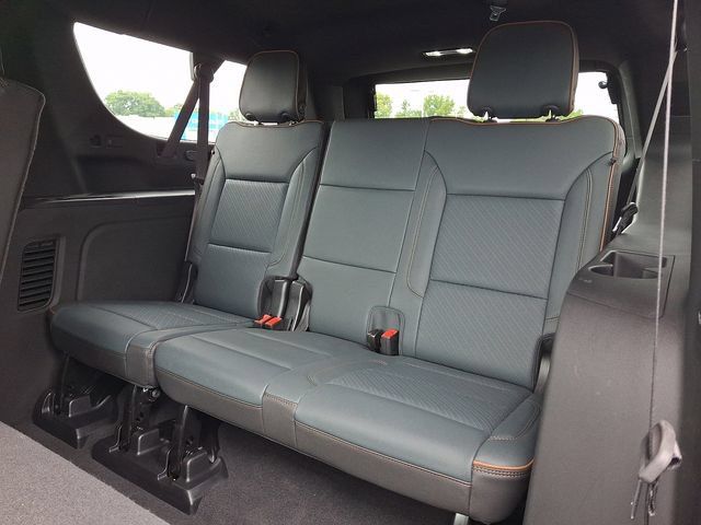 Used 2025 GMC Yukon XL AT4 AWD/4WD image 20