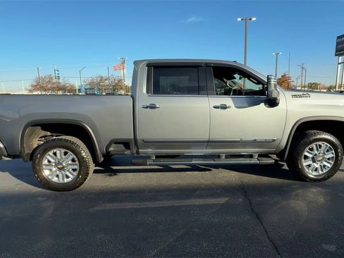 Used 2024 Chevrolet Silverado 3500 High Country w/ Technology Package image 9