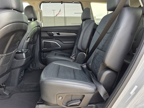 Used 2021 Kia Telluride SX w/ SX Prestige Package image 25