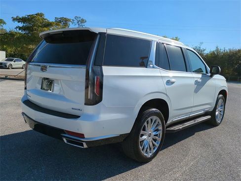 Used 2024 Cadillac Escalade Premium Luxury image 4