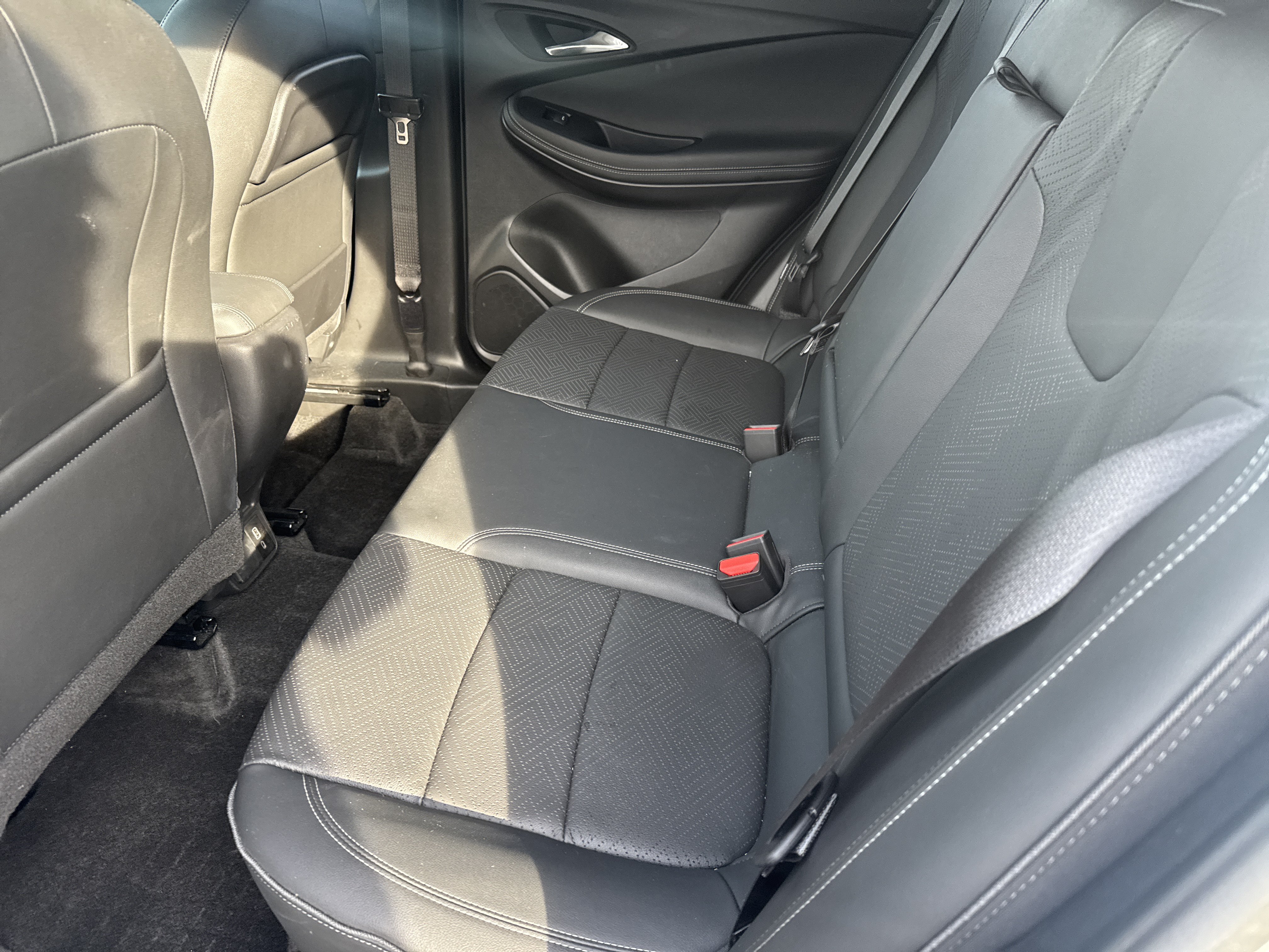 Used 2023 Buick Encore GX Essence w/ Advanced Technology Package AWD/4WD image 6