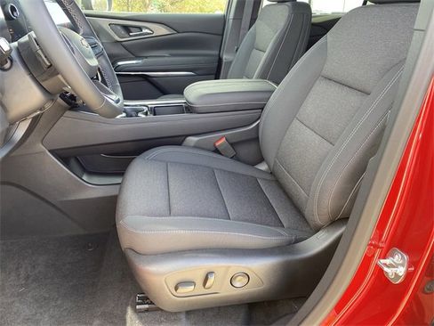 New 2026 Chevrolet Traverse LT w/ Driver Confidence Package image 11