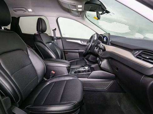 Used 2022 Ford Escape SEL image 17