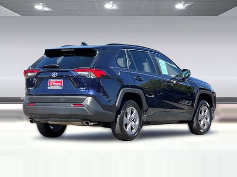 Used 2025 Toyota RAV4 XLE AWD/4WD image 8