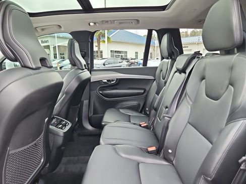 Used 2022 Volvo XC90 T5 Momentum image 29