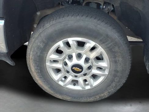 Used 2025 Chevrolet Silverado 2500 LT w/ Convenience Package AWD/4WD image 18
