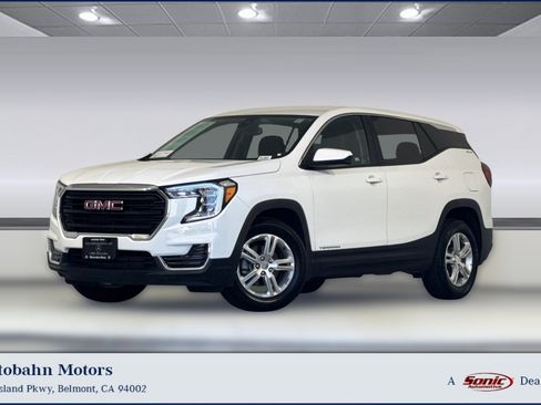 Used 2024 GMC Terrain SLE FWD image 1