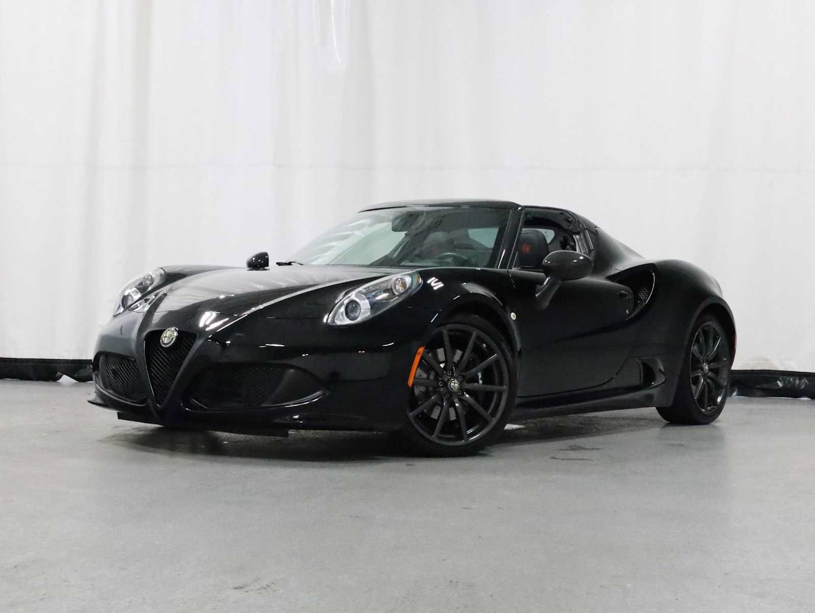 Used 2016 Alfa Romeo 4C Spider RWD image 1
