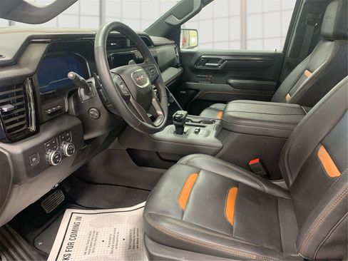 Used 2023 GMC Sierra 1500 AT4 w/ AT4 Premium Package image 9